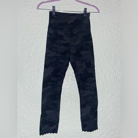 Lululemon Camouflage Leggings - Picture 5 of 9